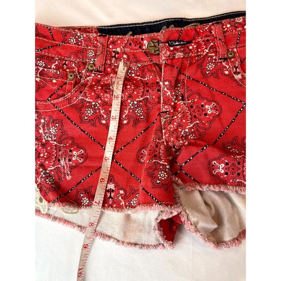 Vanilla Star Womens Floral Cut Off Shorts Stretch Lace Crocheted Red Black SZ 5 - Picture 4 of 10